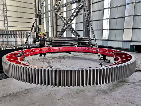 鑄鋼件廠家為了提高鑄鋼件大齒輪綜合機(jī)械行性能，是怎么調(diào)質(zhì)的？