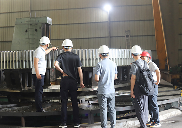 大型鑄鋼件廠家為什么經(jīng)常出現(xiàn)用工短缺的情況？