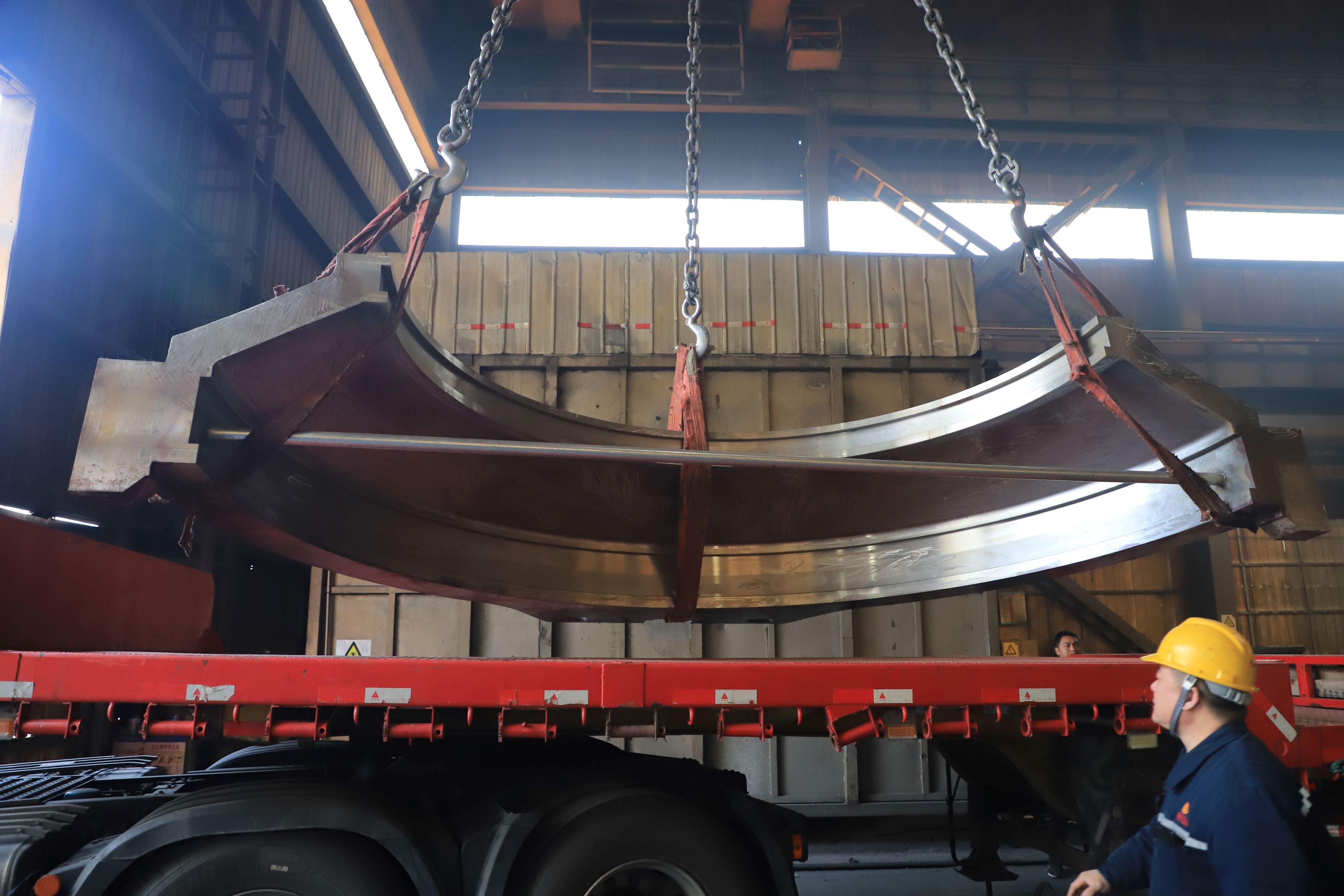 如何選擇合適的隔板套材料以適應不同的環(huán)境條件？