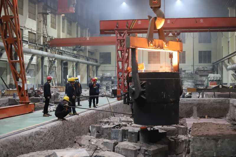 鑄鋼件加工廠家-騰飛鑄鋼澆注鑄鋼件前的準備工作怎么做？