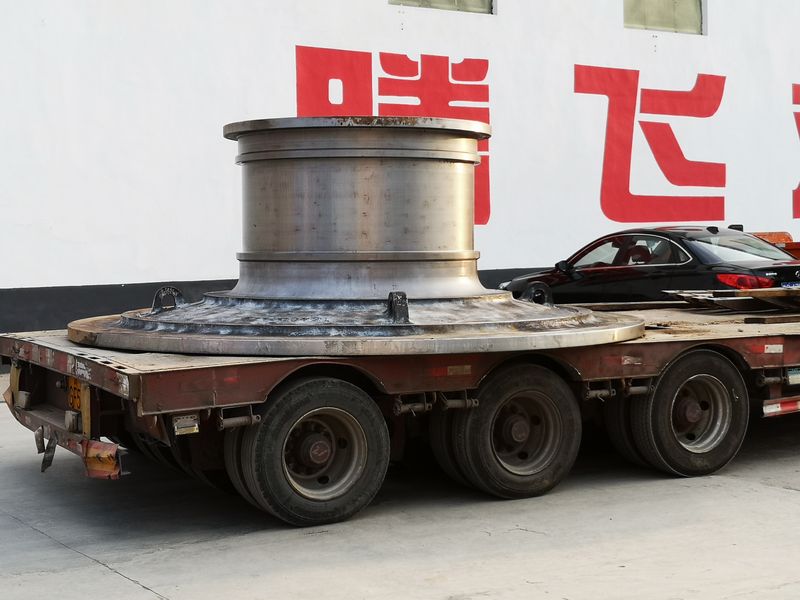 驚到了建材行業(yè)，這是哪個大型鑄鋼廠的大端蓋，騰飛鑄鋼哦