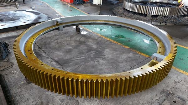 騰飛鑄鋼百科 | 大型鑄鋼件-大齒圈在生產(chǎn)中的注意事項有哪些？