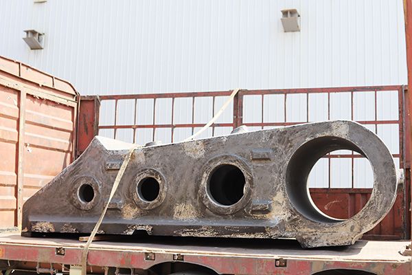 大型鑄鋼件比鑄鐵件好，其鑄造工藝的特點是？